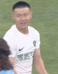 黑白体育app下载-有勇无谋，难怪泰山和国安都不要他，浙江花500万成冤大头|方昊|浙江队|北京国安|英博|大连英博_新浪体育_新浪新闻