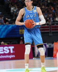 加时送致命失误！周琦10中4拿到13分8板2助1断2帽&amp;5前场板